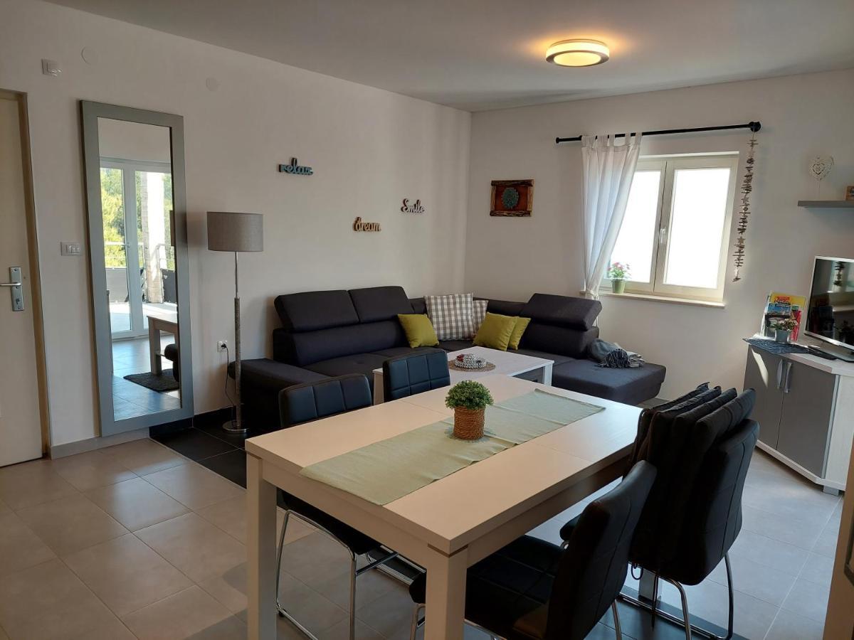 Gavza Sky View Apartment Cres Luaran gambar