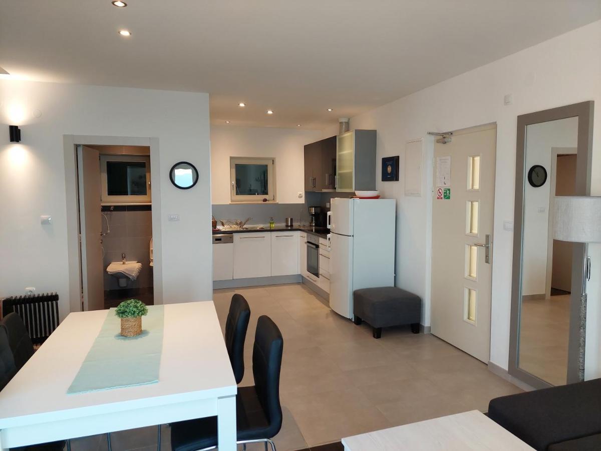 Gavza Sky View Apartment Cres Luaran gambar